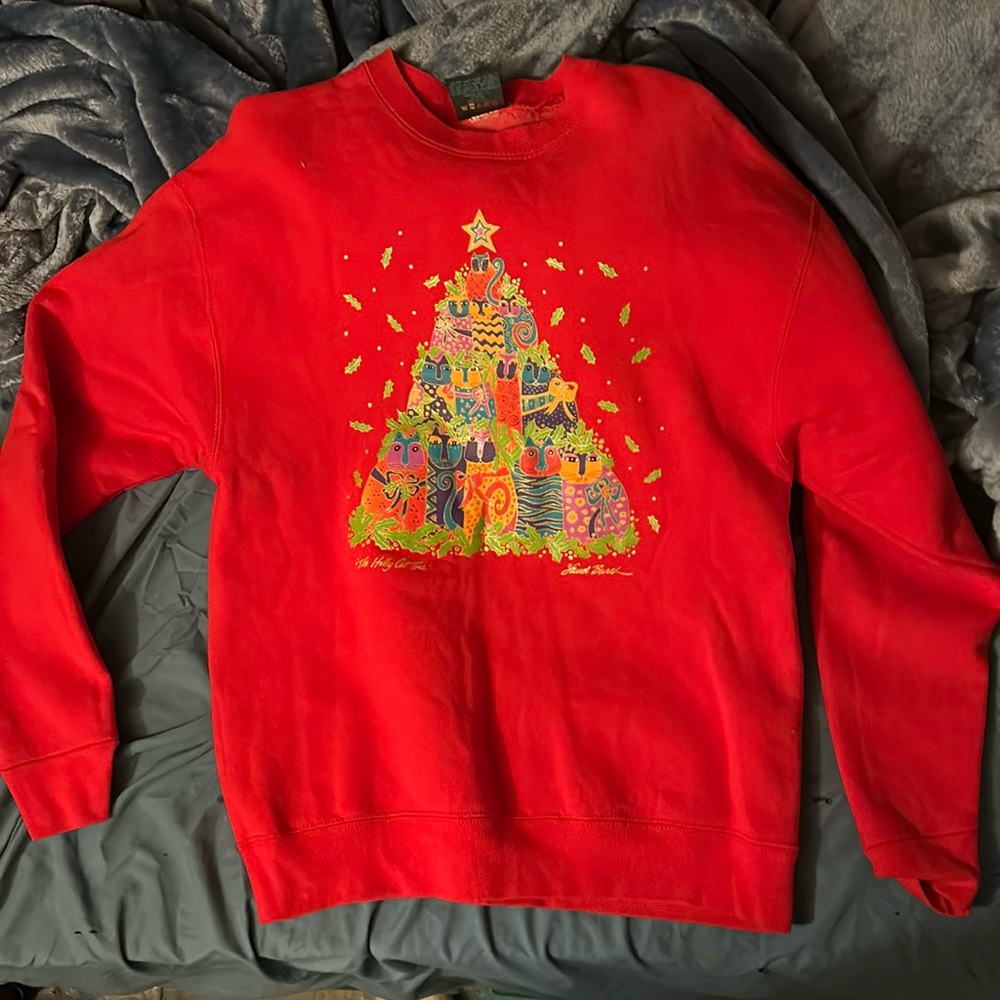 Gently used women’s Christmas sweater, red extra large. Looks brand new no flaws